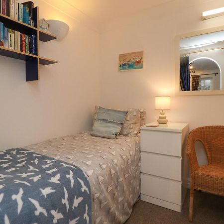 The Little Boathouse Villa Seahouses Bagian luar foto