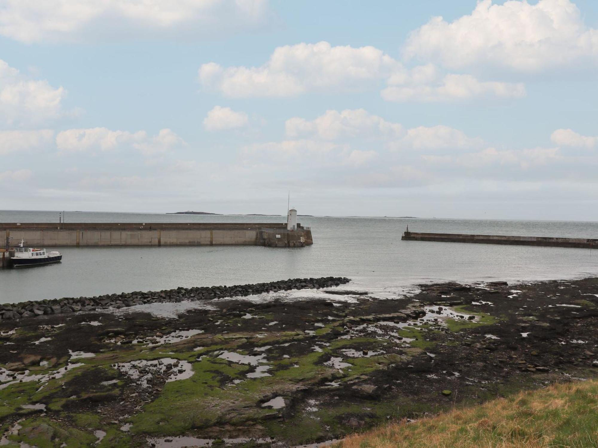 The Little Boathouse Villa Seahouses Bagian luar foto